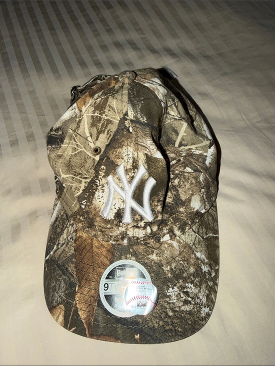 Aritzia Accessories - Aritzia Camo Baseball Cap - Brown/Green/White